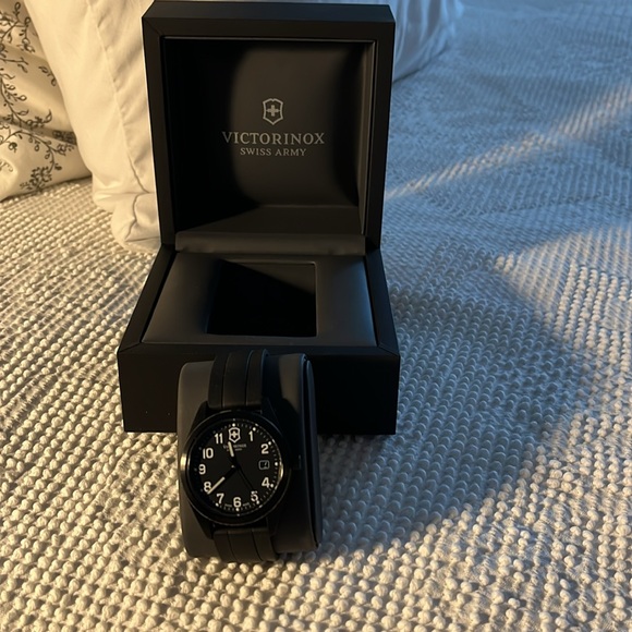 Victorinox Men’s watch - Picture 5 of 6